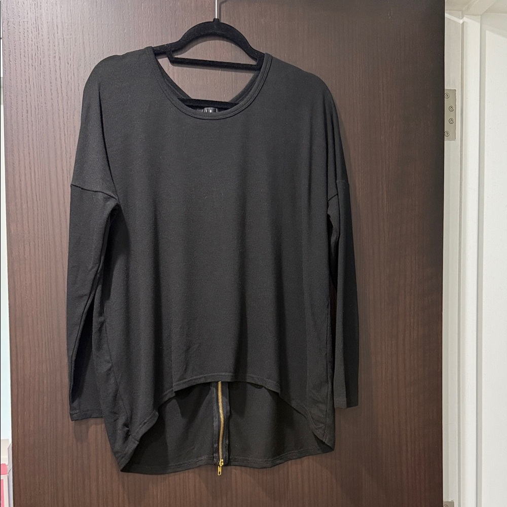 Lulu's Black Long Sleeve Tee